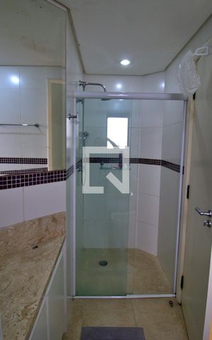 Apartamento à venda com 300m², 3 quartos e 3 vagas Apartamento à venda com 300m², 3 quartos e 3 vagasBanheiro da Suíte 1