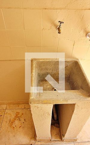 Casa à venda com 50m², 2 quartos e 1 vagaÁrea de Serviço 2