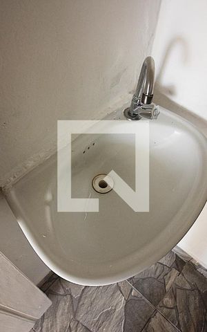 Casa à venda com 50m², 2 quartos e 1 vagaBanheiro 2