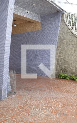 Casa à venda com 200m², 4 quartos e 2 vagasGaragem