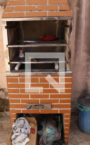 Casa à venda com 200m², 4 quartos e 2 vagasChurrasqueira