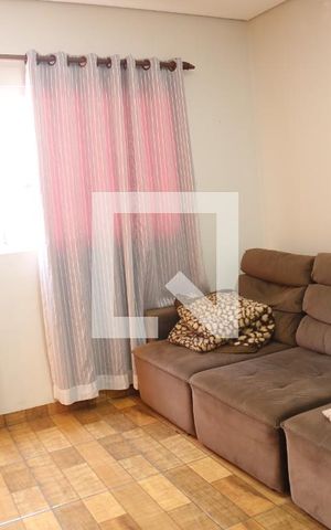 Casa à venda com 200m², 4 quartos e 2 vagasQuarto-Edícula