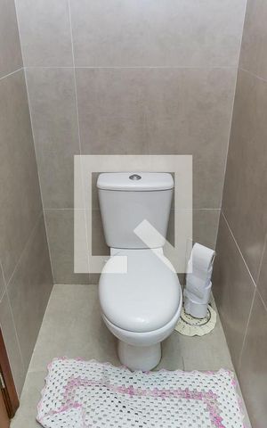 Casa à venda com 128m², 2 quartos e 2 vagas Casa à venda com 128m², 2 quartos e 2 vagasBanheiro 1