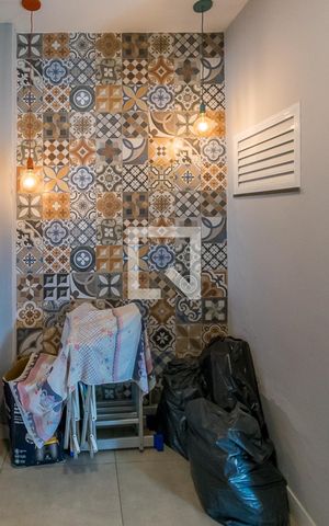 Casa à venda com 128m², 2 quartos e 2 vagas Casa à venda com 128m², 2 quartos e 2 vagasSala