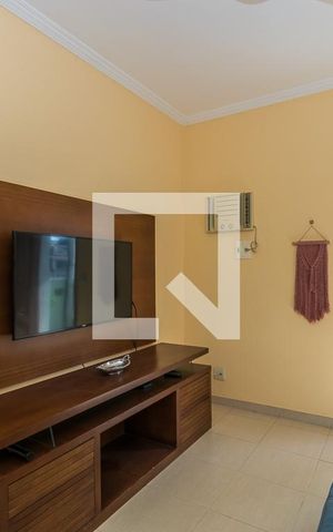 Casa à venda com 128m², 2 quartos e 2 vagas Casa à venda com 128m², 2 quartos e 2 vagasSala