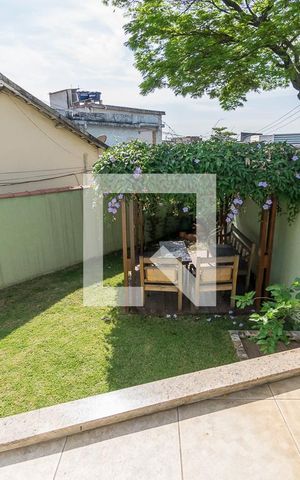 Casa à venda com 128m², 2 quartos e 2 vagas Casa à venda com 128m², 2 quartos e 2 vagasÁrea Externa