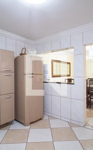 Casa à venda com 180m², 3 quartos e 4 vagas Casa à venda com 180m², 3 quartos e 4 vagasCozinha