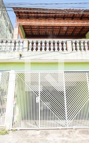 Casa à venda com 180m², 3 quartos e 4 vagas Casa à venda com 180m², 3 quartos e 4 vagasFachada