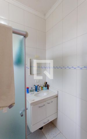 Casa à venda com 273m², 3 quartos e 3 vagas Casa à venda com 273m², 3 quartos e 3 vagasBanheiro da Suíte 2