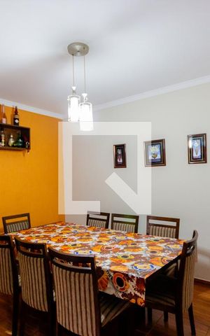 Casa à venda com 273m², 3 quartos e 3 vagas Casa à venda com 273m², 3 quartos e 3 vagasCopa