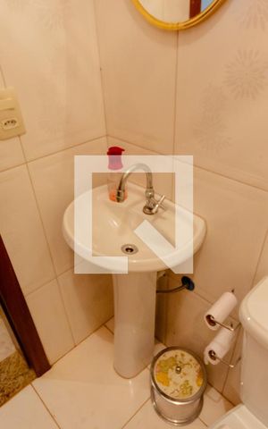 Casa à venda com 273m², 3 quartos e 3 vagas Casa à venda com 273m², 3 quartos e 3 vagasBanheiro da Área de Jogos