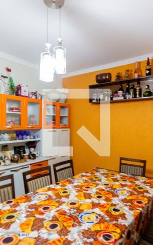 Casa à venda com 273m², 3 quartos e 3 vagas Casa à venda com 273m², 3 quartos e 3 vagasCopa