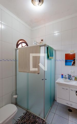 Casa à venda com 273m², 3 quartos e 3 vagas Casa à venda com 273m², 3 quartos e 3 vagasBanheiro da Suíte 2