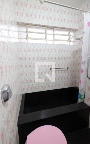 Casa à venda com 227m², 3 quartos e 2 vagasBanheiro 1
