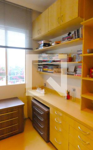 Casa à venda com 227m², 3 quartos e 2 vagasQuarto 3