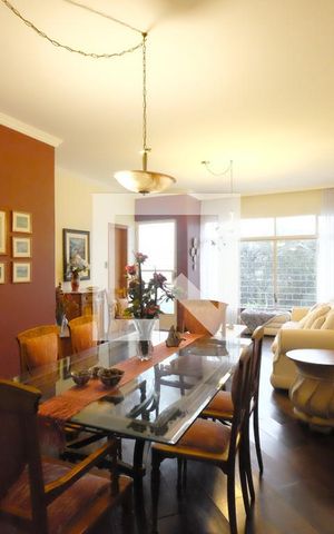 Casa à venda com 227m², 3 quartos e 2 vagasSala