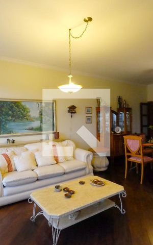 Casa à venda com 227m², 3 quartos e 2 vagasSala