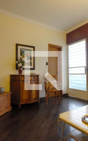 Casa à venda com 227m², 3 quartos e 2 vagasSala