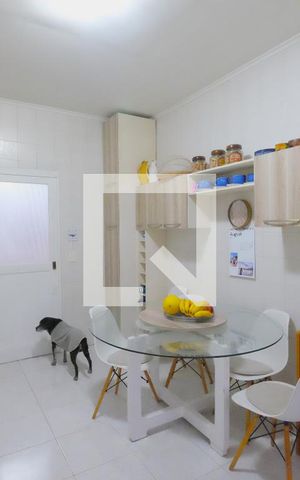 Casa à venda com 227m², 3 quartos e 2 vagasCozinha