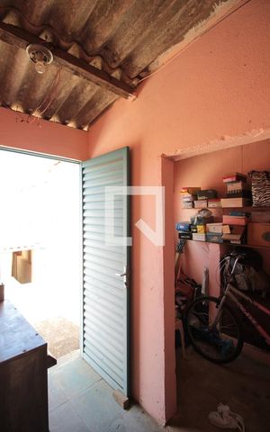 Casa à venda com 360m², 3 quartos e 4 vagasQuarto de Serviço