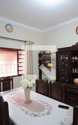 Casa à venda com 360m², 3 quartos e 4 vagasCopa