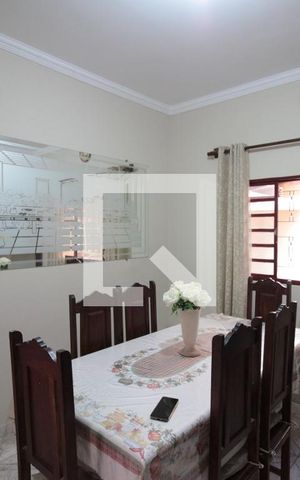 Casa à venda com 360m², 3 quartos e 4 vagasCopa