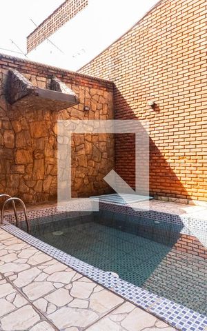 Casa para alugar com 240m², 4 quartos e 2 vagasQuintal - Piscina
