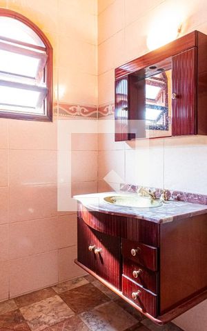 Casa para alugar com 240m², 4 quartos e 2 vagasBanheiro da Suíte 