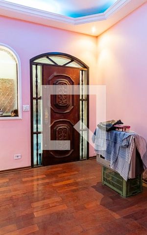 Casa para alugar com 240m², 4 quartos e 2 vagasSala