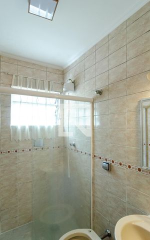 Casa à venda com 130m², 3 quartos e 2 vagas Casa à venda com 130m², 3 quartos e 2 vagasBanheiro da Suíte