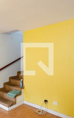 Casa à venda com 130m², 3 quartos e 2 vagas Casa à venda com 130m², 3 quartos e 2 vagasSala