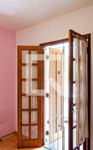 Casa à venda com 130m², 3 quartos e 2 vagas Casa à venda com 130m², 3 quartos e 2 vagasSuíte