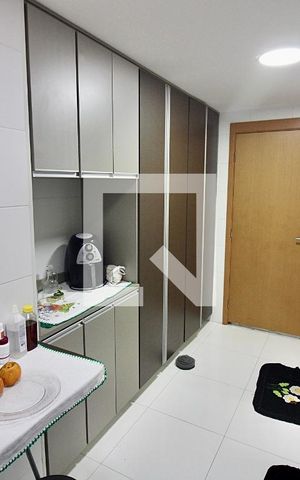 Apartamento à venda com 125m², 4 quartos e 2 vagas Apartamento à venda com 125m², 4 quartos e 2 vagasCozinha