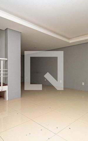 Casa à venda com 230m², 3 quartos e 4 vagas Casa à venda com 230m², 3 quartos e 4 vagasSala