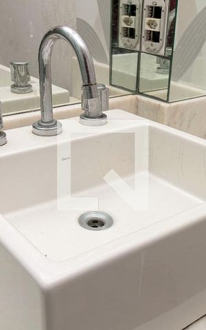 Casa à venda com 230m², 3 quartos e 4 vagas Casa à venda com 230m², 3 quartos e 4 vagasBanheiro da Suíte