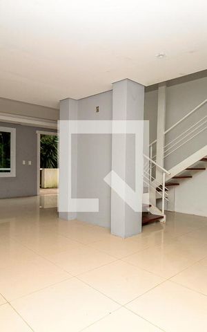 Casa à venda com 230m², 3 quartos e 4 vagas Casa à venda com 230m², 3 quartos e 4 vagasSala