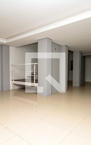 Casa à venda com 230m², 3 quartos e 4 vagas Casa à venda com 230m², 3 quartos e 4 vagasSala
