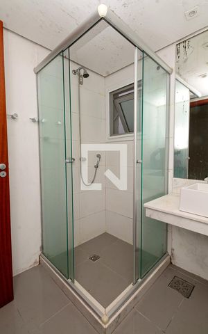 Casa à venda com 230m², 3 quartos e 4 vagas Casa à venda com 230m², 3 quartos e 4 vagasBanheiro da Suíte