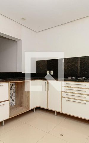 Casa à venda com 230m², 3 quartos e 4 vagas Casa à venda com 230m², 3 quartos e 4 vagasCozinha