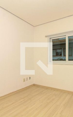 Casa à venda com 230m², 3 quartos e 4 vagas Casa à venda com 230m², 3 quartos e 4 vagasQuarto 2