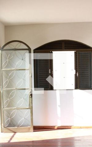 Casa para alugar com 300m², 6 quartos e 6 vagasSuíte 1