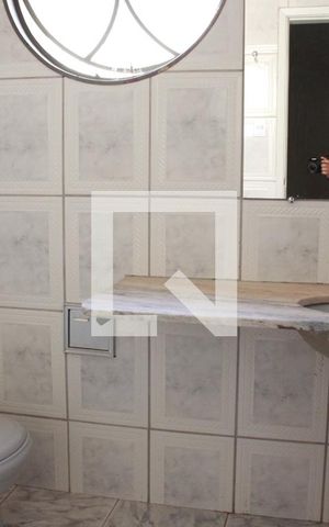 Casa para alugar com 300m², 6 quartos e 6 vagasBanheiro 1