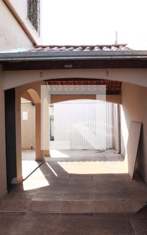 Casa para alugar com 300m², 6 quartos e 6 vagasGaragem