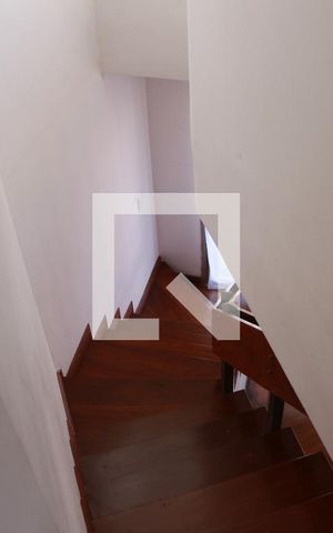 Apartamento para alugar com 143m², 3 quartos e 2 vagasEscada