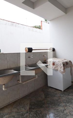 Casa para alugar com 200m², 4 quartos e 4 vagasÁrea de Serviço