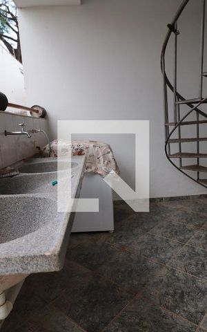 Casa para alugar com 200m², 4 quartos e 4 vagasÁrea de Serviço