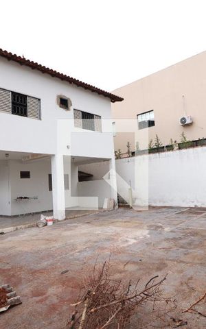 Casa para alugar com 200m², 4 quartos e 4 vagasQuintal