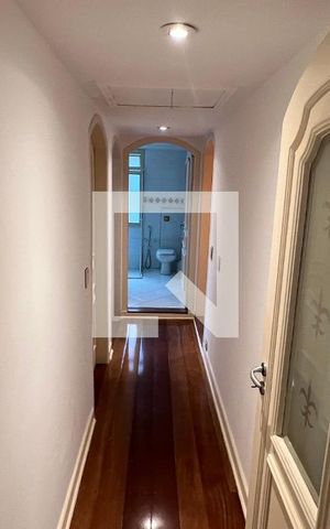Apartamento à venda com 170m², 3 quartos e 2 vagas Apartamento à venda com 170m², 3 quartos e 2 vagasCorredor