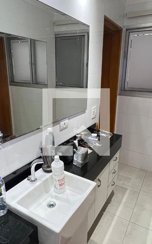Apartamento à venda com 170m², 3 quartos e 2 vagas Apartamento à venda com 170m², 3 quartos e 2 vagasBanheiro da Suíte