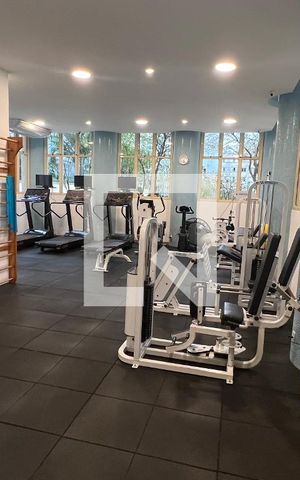 Apartamento à venda com 170m², 3 quartos e 2 vagas Apartamento à venda com 170m², 3 quartos e 2 vagasAcademia